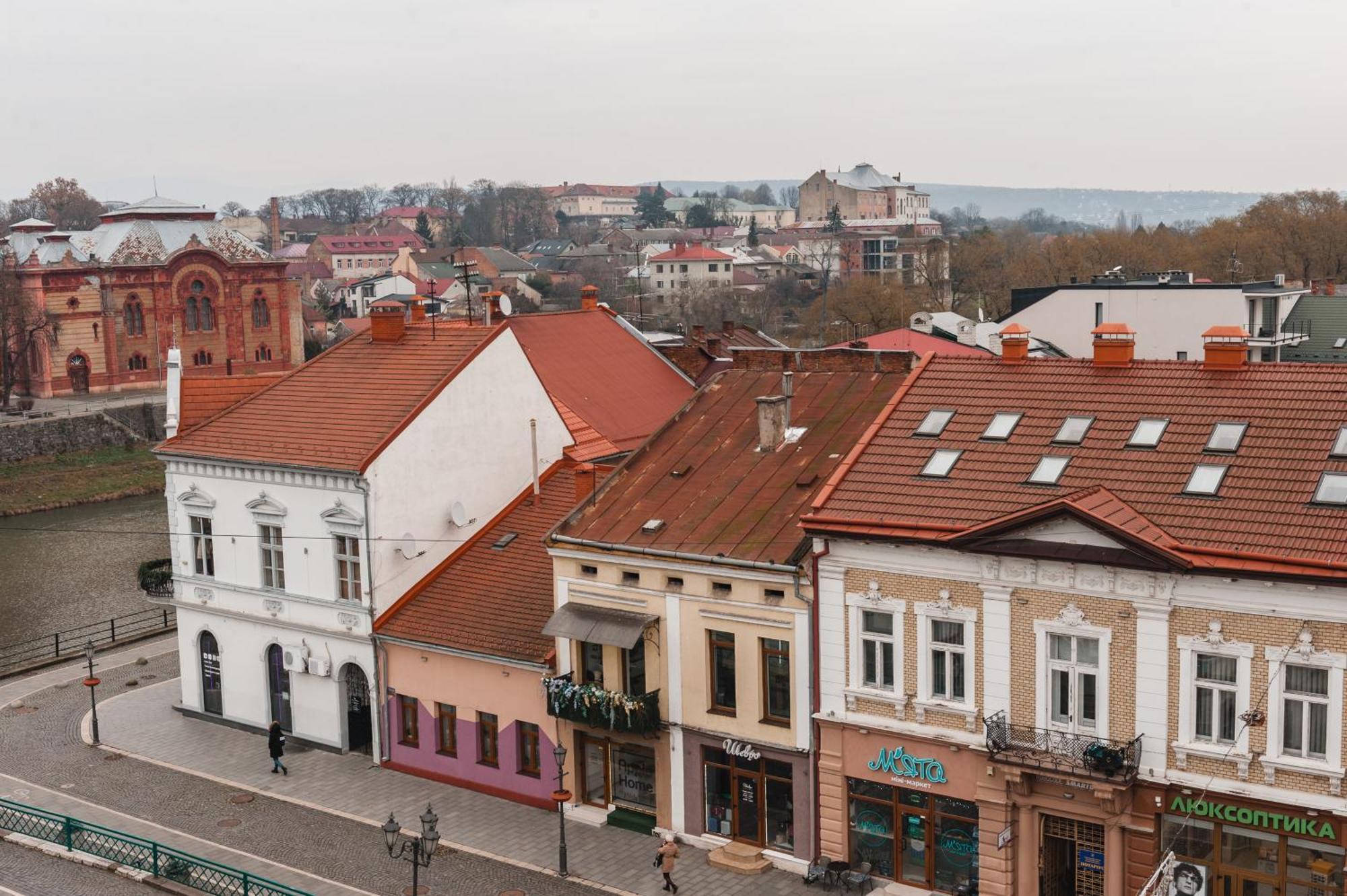 Old Continent Hotel Ужгород Екстериор снимка