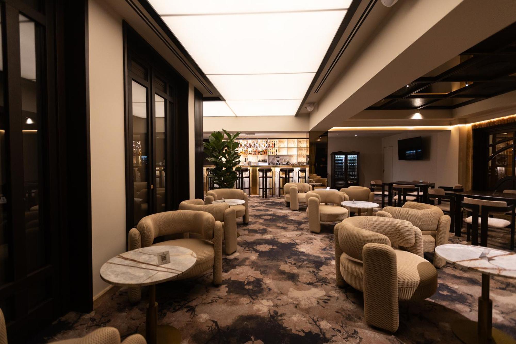 Old Continent Hotel Ужгород Екстериор снимка