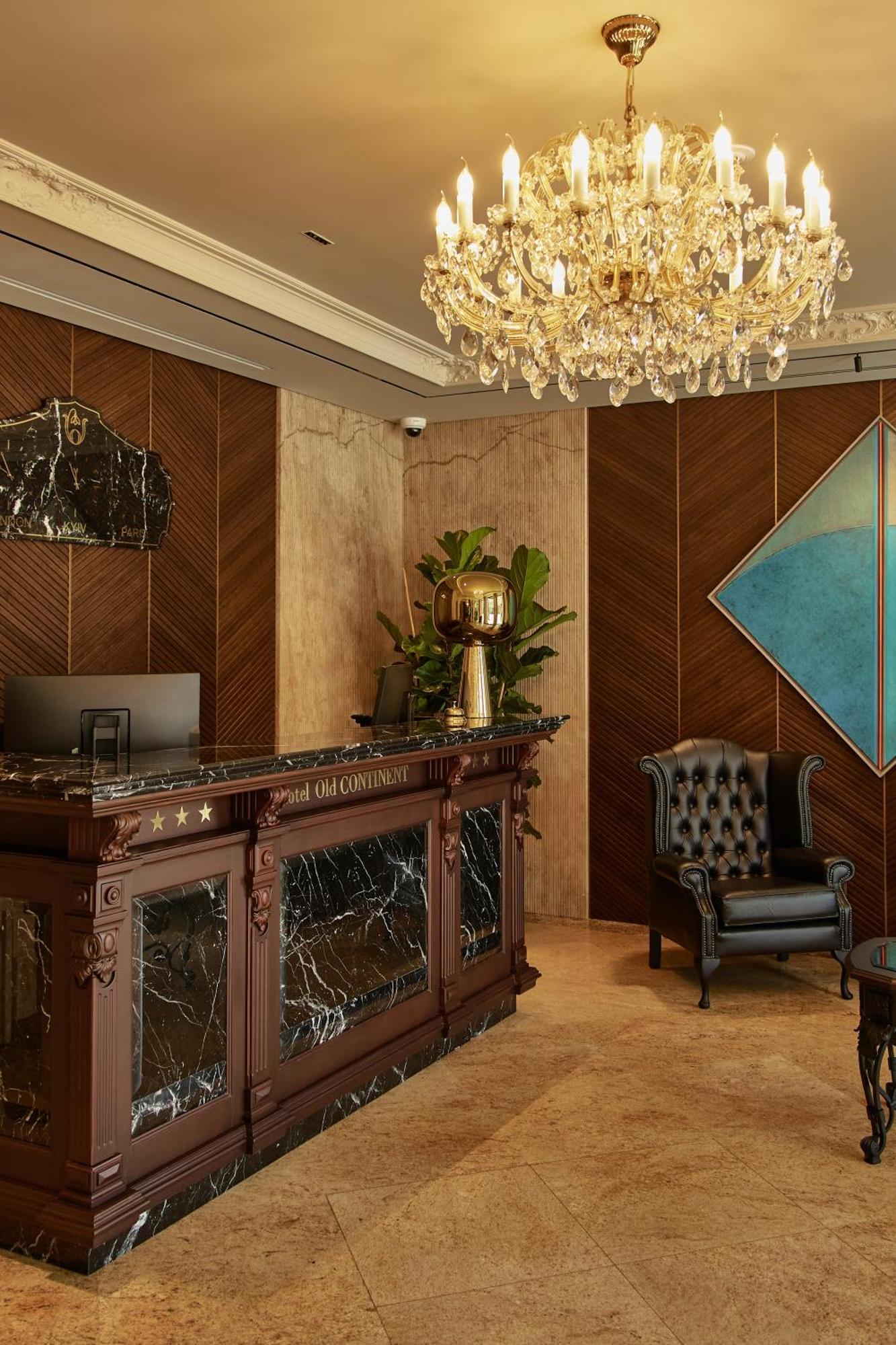 Old Continent Hotel Ужгород Екстериор снимка